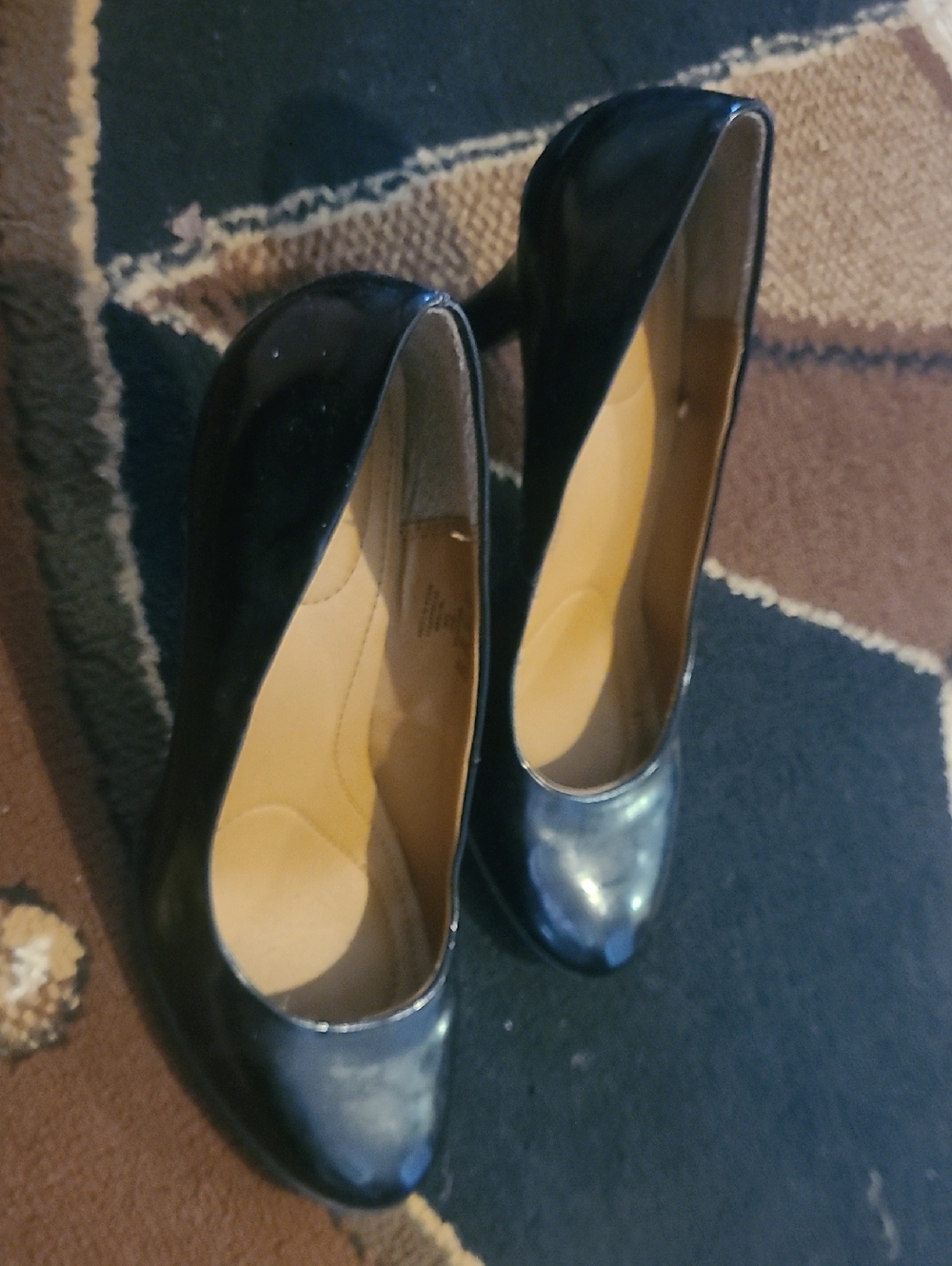 Jaclyn Smith Black Patent High Heel Pumps